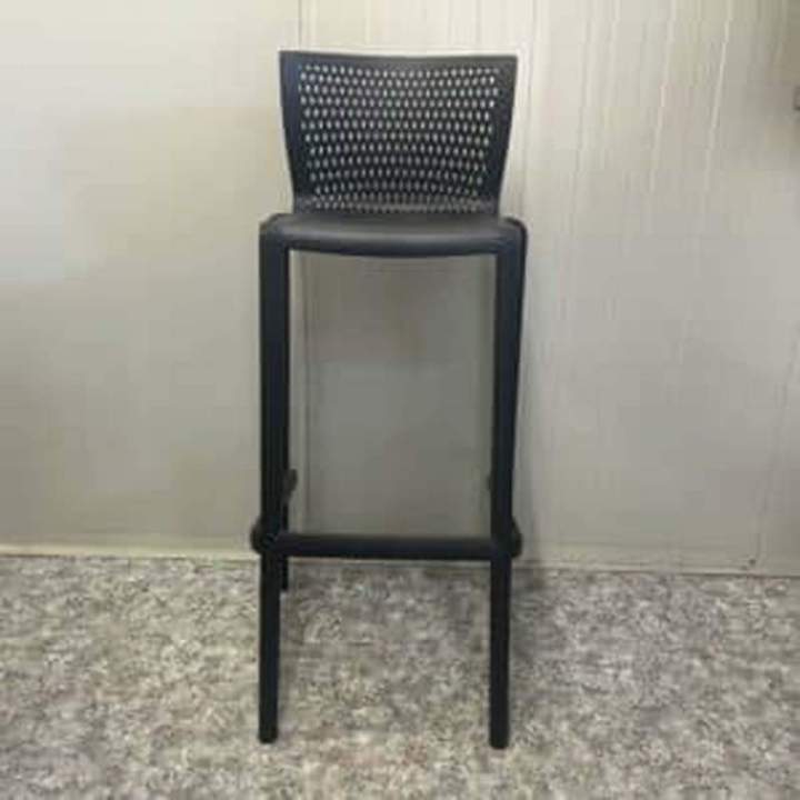 Tabouret de bar intérieur et extérieur Spyker. Disponible en blanc, noir, rouge, anthracite, taupe ou bleu pale. 139,97 € HT