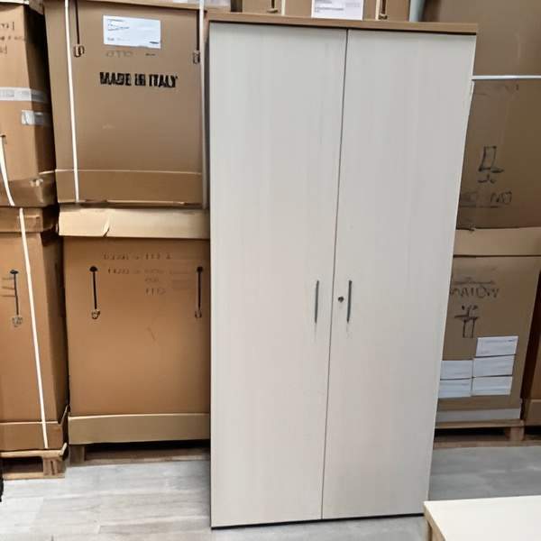  Armoire bois coloris érable. Hauteur 190 ,largeur 90, profondeur 45. Quantité : 4.   <s>705,00 € HT unitaire</s> -60%