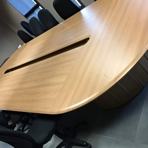  Table de réunion 540×180, coloris noyer. 1 600,00 € HT