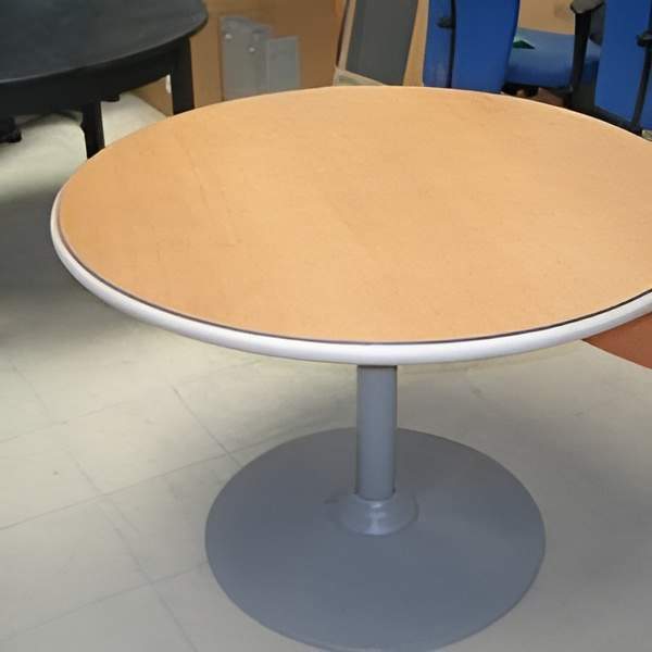 Table ronde diamètre 120, pied alu. 129,00 € HT