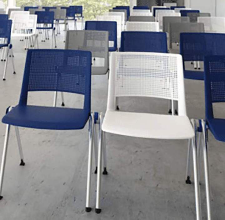 Chaise collectivité Replay en polypropylène disponible en 5 coloris. 93,00 € HT