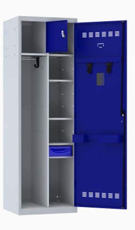 Vestiaire police, de 60 cm de largeur et 190.2 cm de hauteur.